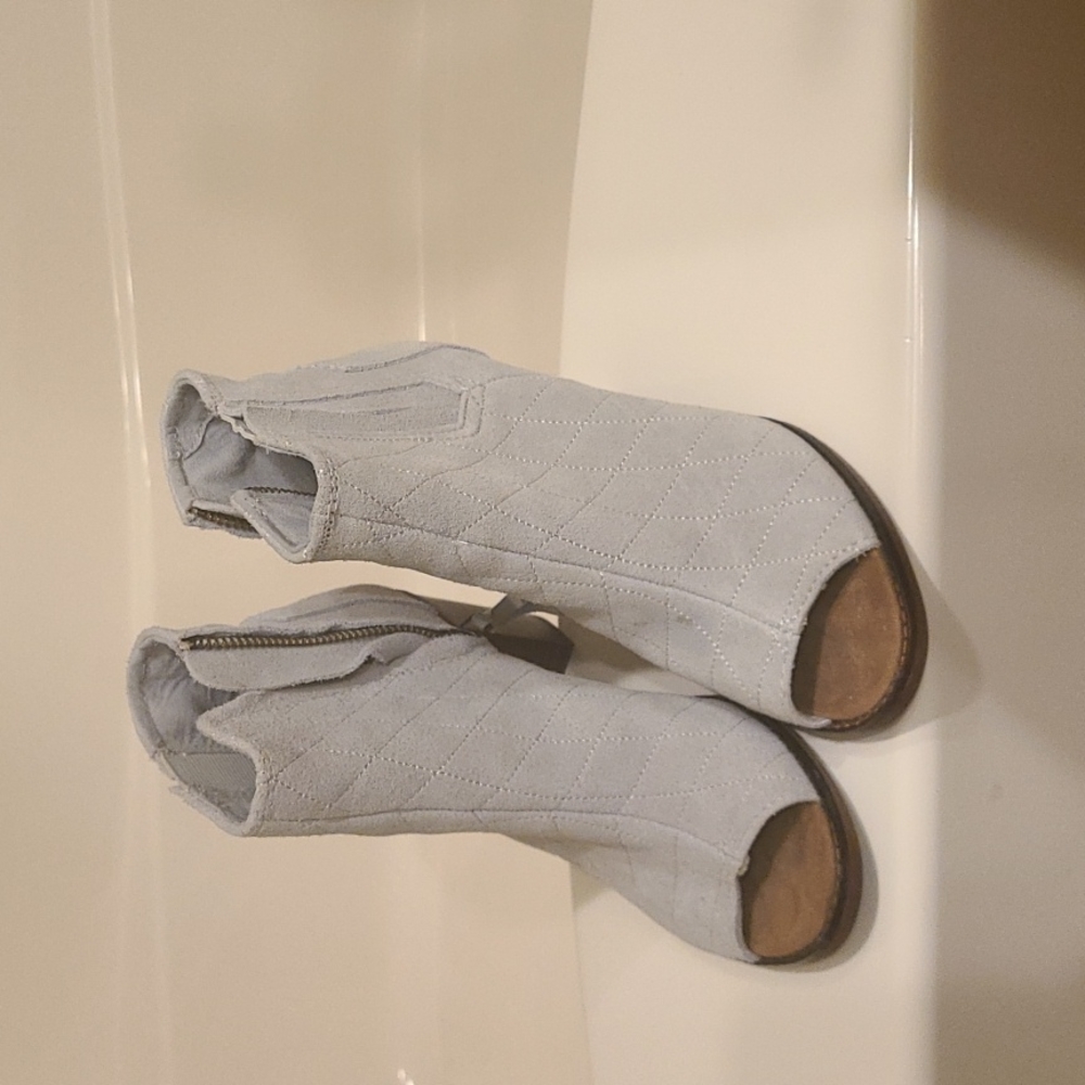 Toms high heel boots